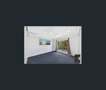 STUNNING PROPERTY IN SOUGHT-AFTER BARGARA NEIGHBORHOOD - AVAILABLE - Photo 5