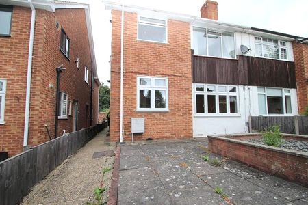2 bedroom maisonette to rent - Photo 3
