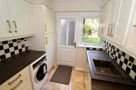 4 bedroom detached house to rent - Photo 4