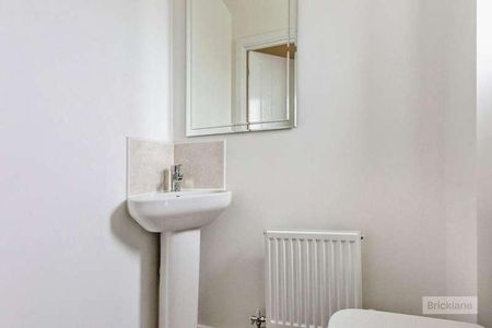 Mostyn Street, Wellingborough, Northants, NN8 - Photo 5