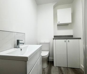 £750 PCM (Water Bills Included), Newly Refurbished First Floor Stud... - Photo 3