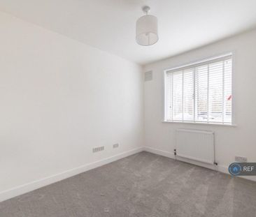 3 bedroom end of terrace house to rent - Photo 6