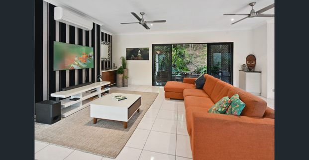 TROPICAL SANCTUARY WITH SPECTACULAR MOUNTAIN VIEWS! - Photo 1