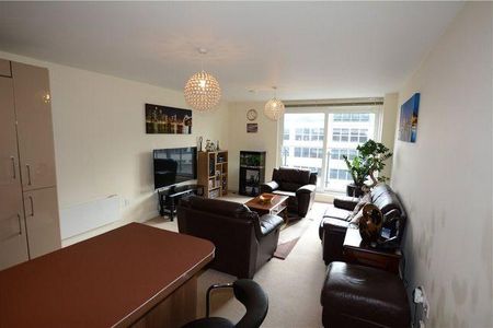 2 bedroom flat to rent - Photo 3