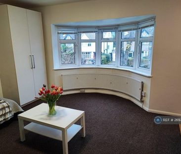 Studio to rent - Photo 1