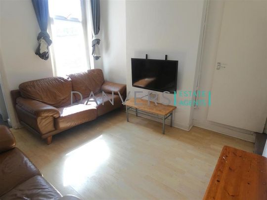 4 bedroom terraced house to rent - Photo 1