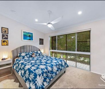 Townhouse in Secure Complex - Photo 6