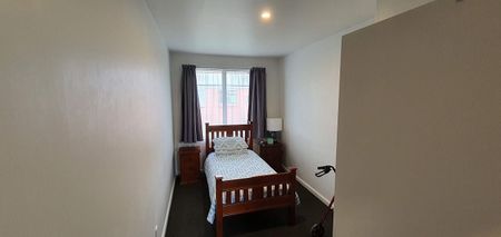 Handy one bedroom unit Opposite Bishopdale Mall - Photo 4