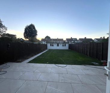 5 bedroom semi-detached house to rent - Photo 4