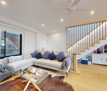 Modern Townhouse! - Photo 4