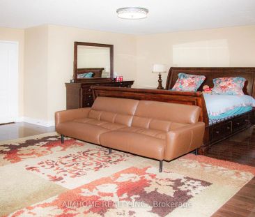 Detached Home For Lease | N9255063 - Photo 2