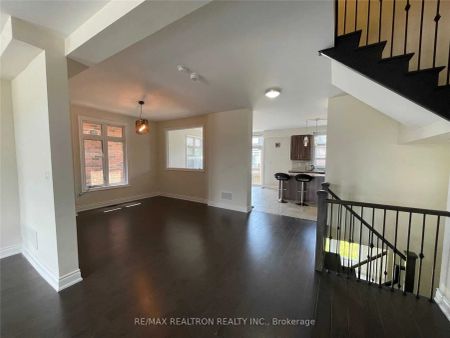 Detached Home For Lease | W9048796 - Photo 4