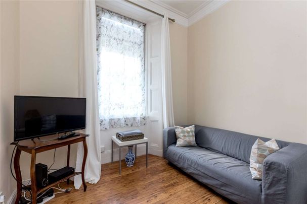 A spacious one bedroom apartment, available on a furnished basis in Tollcross. - Photo 1