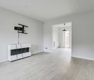 3 bedroom detached house to rent - Photo 2
