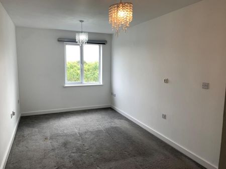 2 bedroom Flat To Let - Photo 3