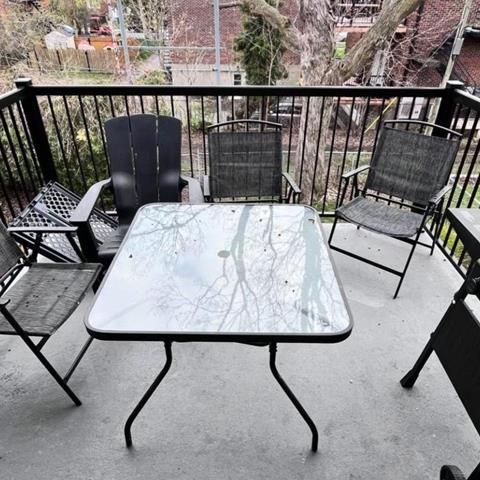 5818 Av. McLynn - Photo 1