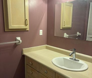 For Lease - 6121 Maplegate Circle Unit# Bsmt, Mississauga, Ontario - Photo 4