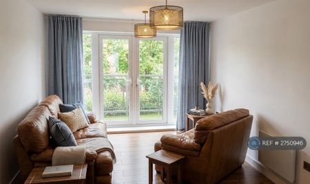 2 bedroom flat to rent - Photo 2