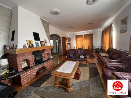 Casa de inchiriat in zona Moca de 380 mp utili, cu piscina si curte de 733 mp - Fotografie 3