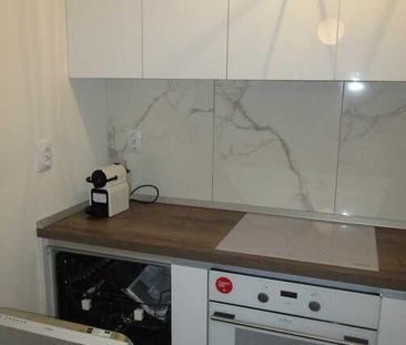 Apartament 3 camere, 77 mp, terasa 15 mp, garaj , zona Grand Hotel Italia - Photo 3