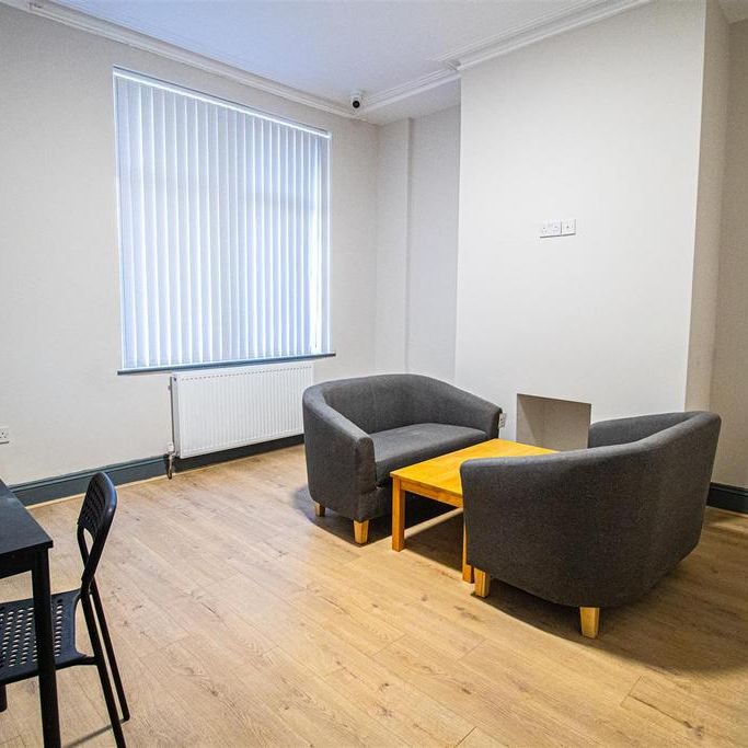 4 bedroom terraced house to rent - Photo 1