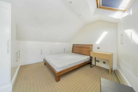 3 bedroom detached house to rent - Photo 2