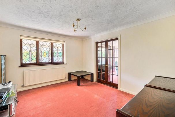 5 bedroom detached house to rent - Photo 1