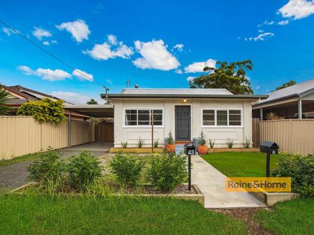 GREAT FAMILY HOME - Photo 3