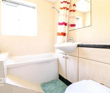 2 bedroom end of terrace house to rent - Photo 3