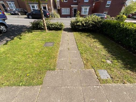 2 bedroom semi-detached house to rent - Photo 3