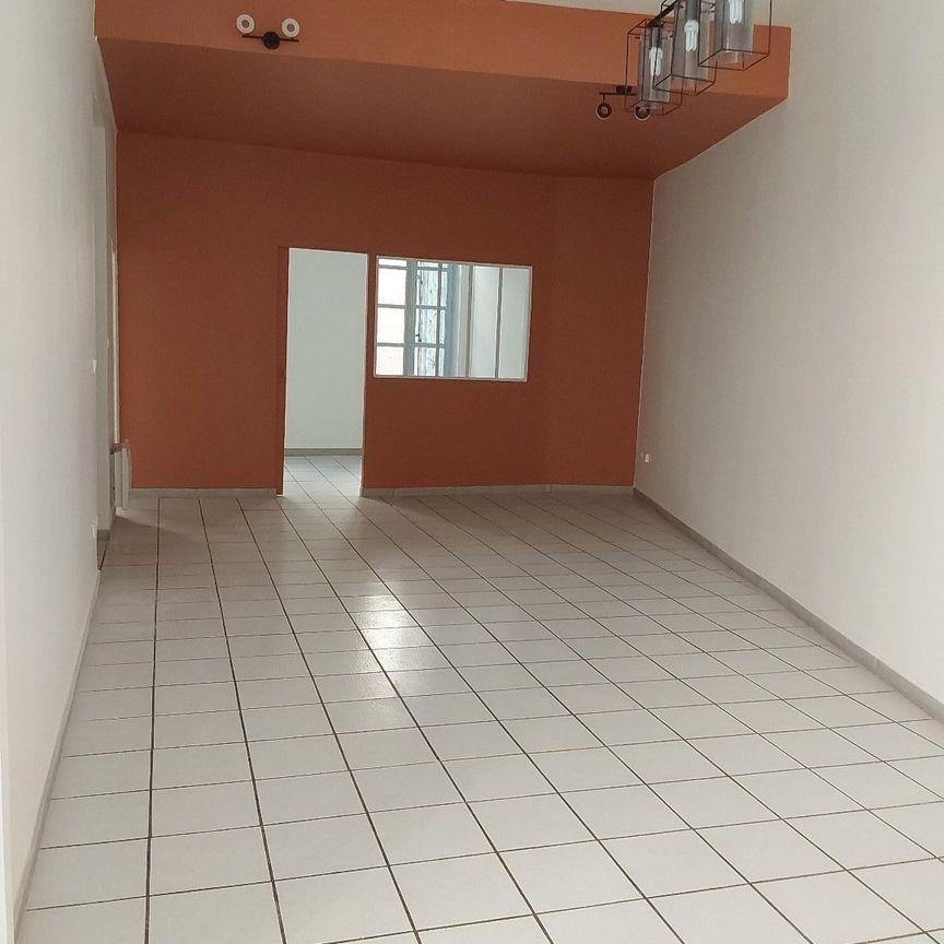 Location Appartement 4 pièces 97m² NARBONNE 11100 - Photo 1