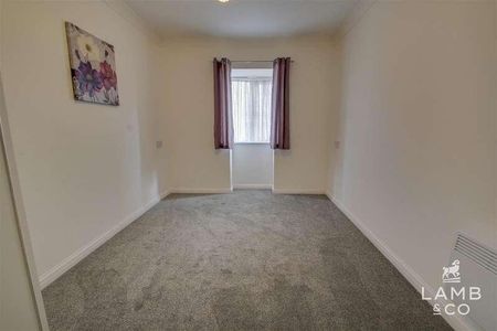 Old Road, Clacton-on-sea, CO15 - Photo 4