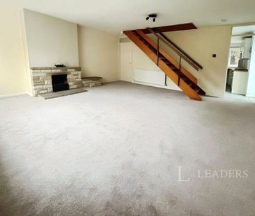 4 bedroom semi-detached house to rent - Photo 3