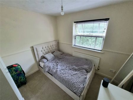 4 Bedroom House To Rent - Photo 4