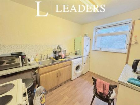 2 bedroom flat to rent - Photo 4