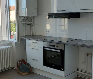 Location Appartement 2 pièces 57m² BELLEVILLE 69220 - Photo 3