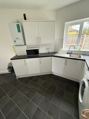 2 bedroom house share to rent - Photo 2