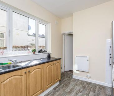 4 bedroom terraced house to rent - Photo 4