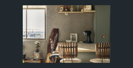 Beach side Miami with two car garage - Photo 3