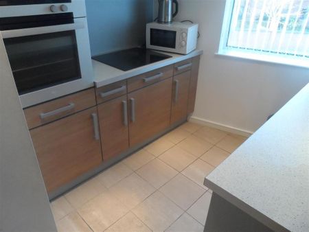 2 bedroom apartment to rent - Photo 5