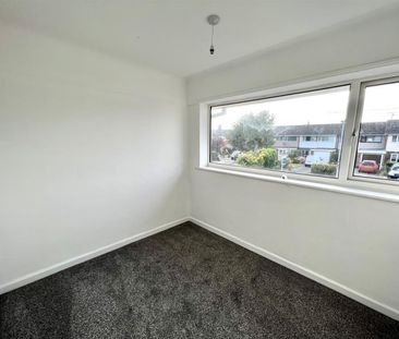 3 bedroom House To Let - Photo 2