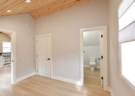 For Lease - 274 Mississaga Street Unit# Unit B, Orillia, Ontario - Photo 4