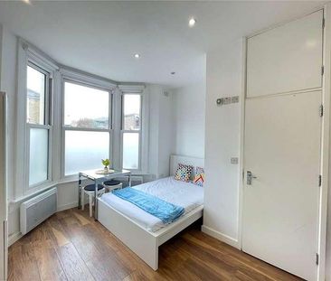 Bloemfontein Road, London, W12 - Photo 3
