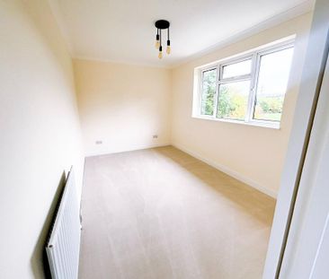 4 bedroom semi-detached house to rent - Photo 4