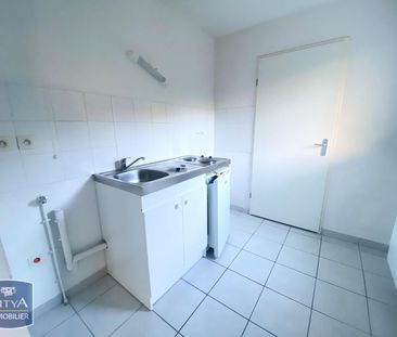 Location Appartement 2 pièces 53m² LE CATEAU CAMBRESIS 59360 - Photo 5