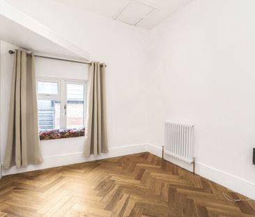 Wandsworth Road, London, SW8 4TN - Photo 1