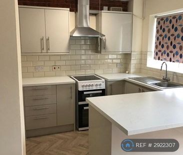 2 bedroom semi-detached house to rent - Photo 5