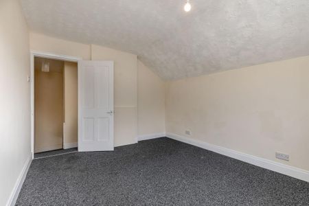 3 bedroom end of terrace house to rent - Photo 3