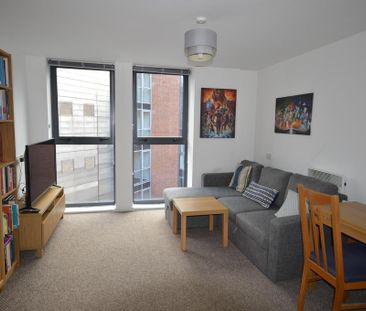 2 bedroom flat to rent - Photo 2