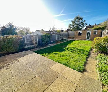 3 bedroom semi-detached bungalow to rent - Photo 6